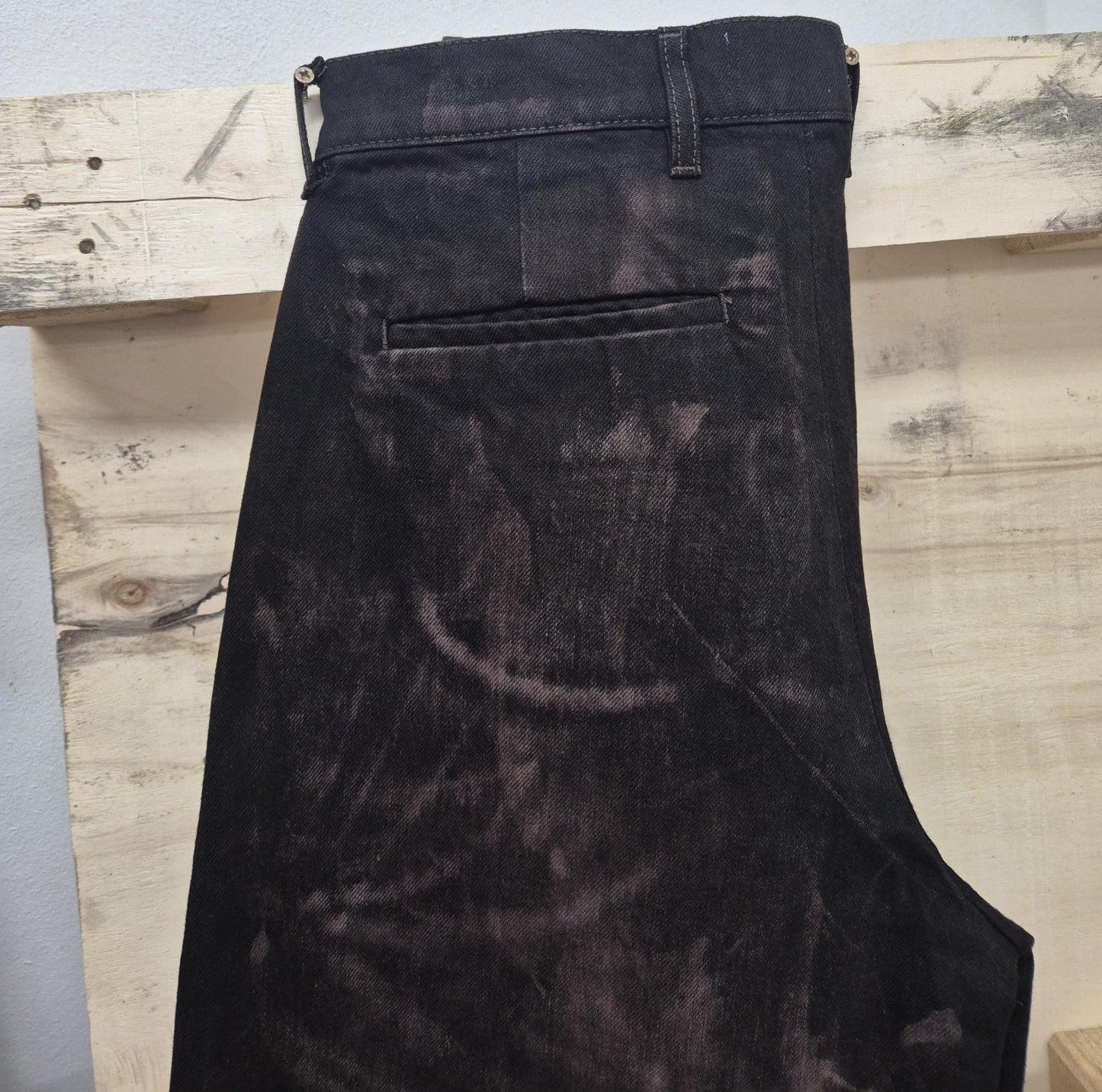 Men's Denim 3 Quarter Length Baggy Bleached Effect Barrow Frayed Shorts Dark Chocolate 1015