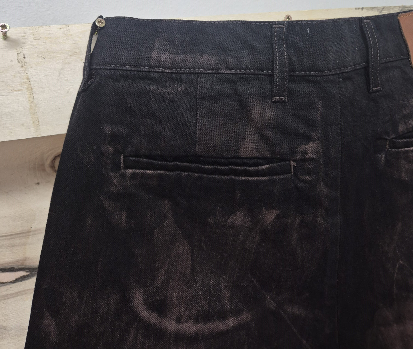 Men's Denim 3 Quarter Length Baggy Bleached Effect Barrow Frayed Shorts Dark Chocolate   1015