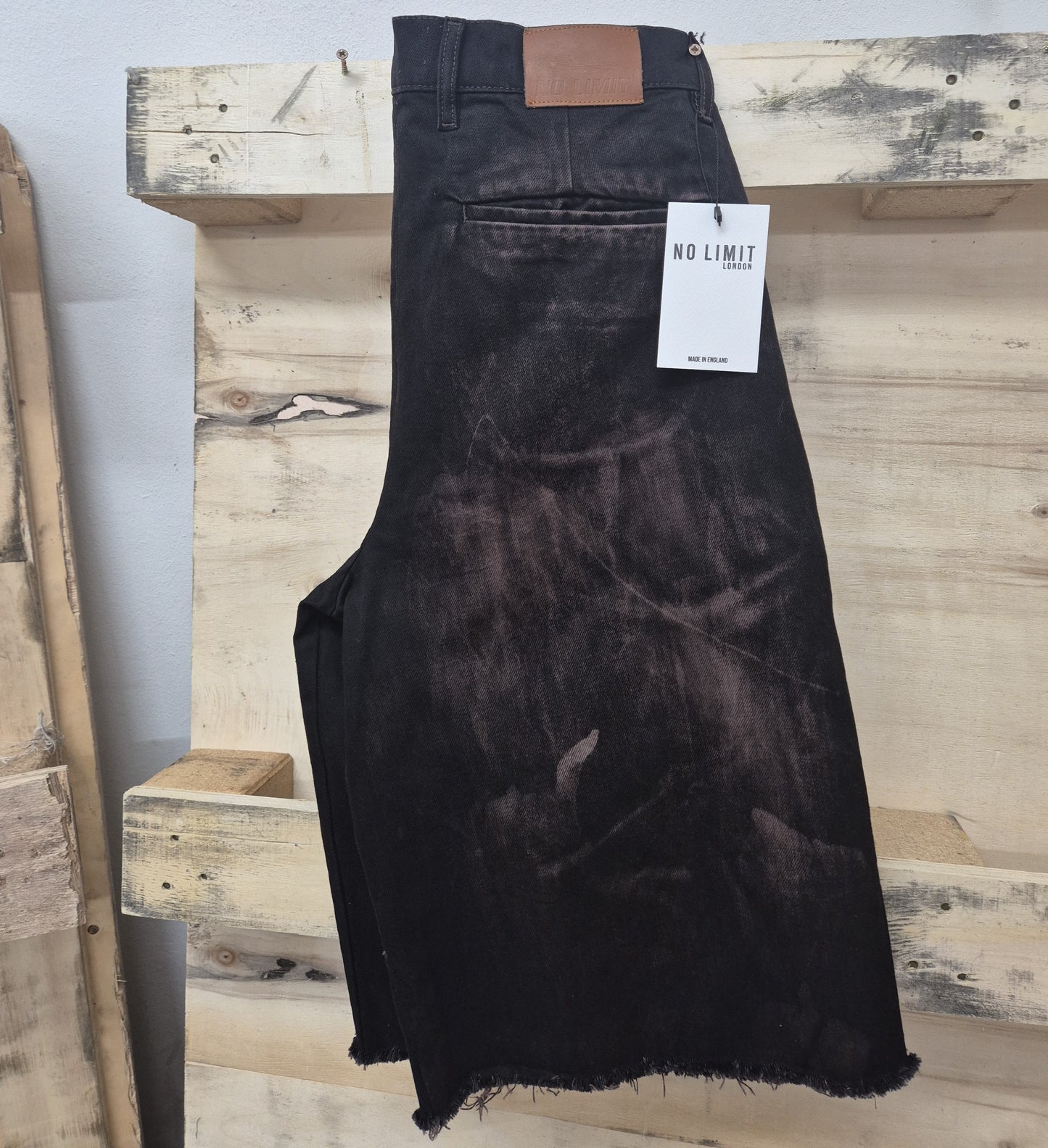 Men's Denim 3 Quarter Length Baggy Bleached Effect Barrow Frayed Shorts Dark Chocolate   1015
