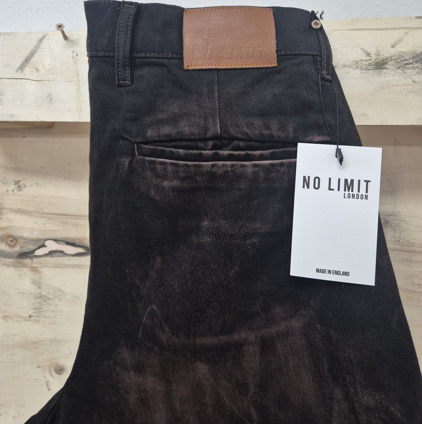 Men's Denim 3 Quarter Length Baggy Bleached Effect Barrow Frayed Shorts Dark Chocolate   1015