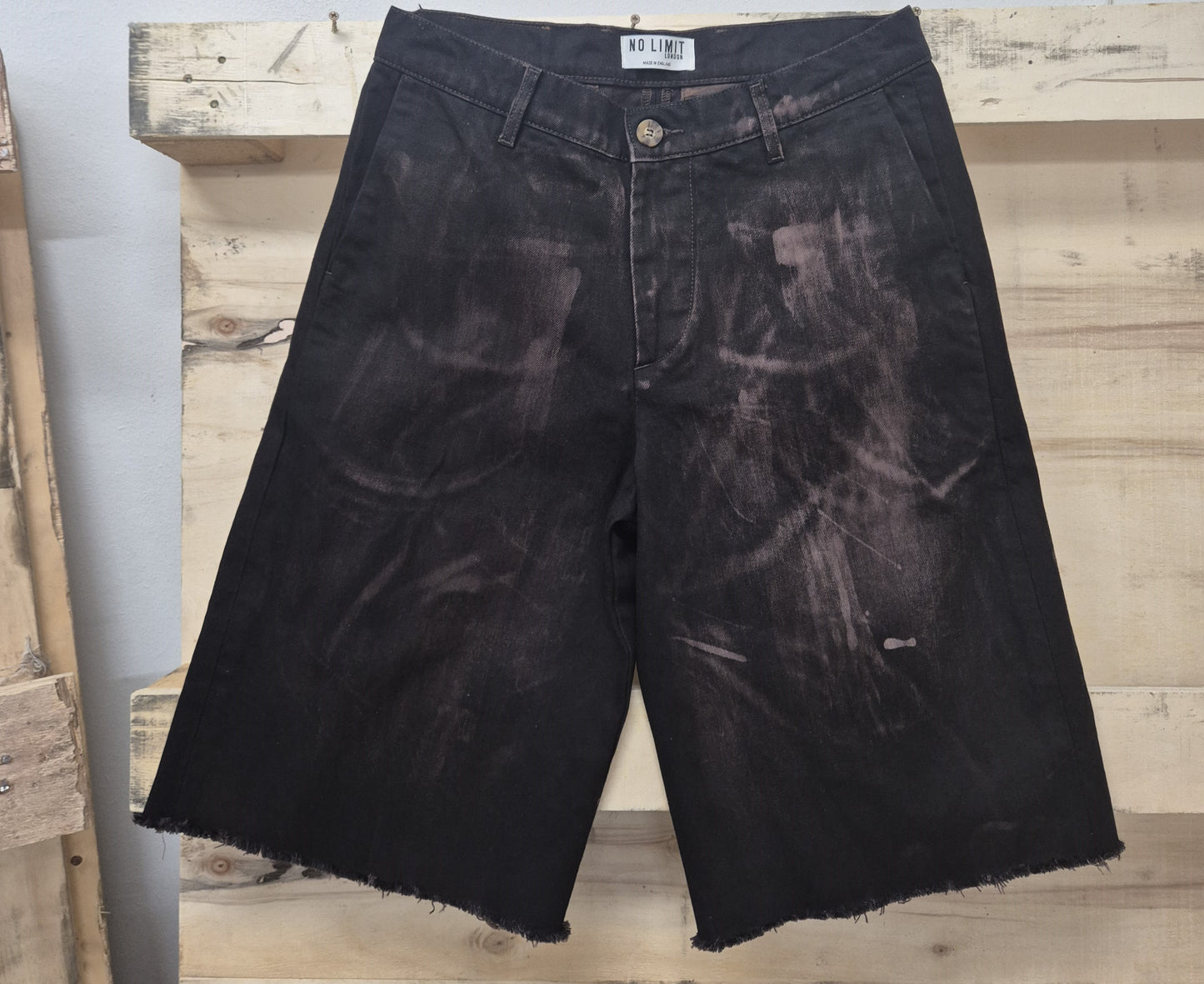 Men's Denim 3 Quarter Length Baggy Bleached Effect Barrow Frayed Shorts Dark Chocolate   1015