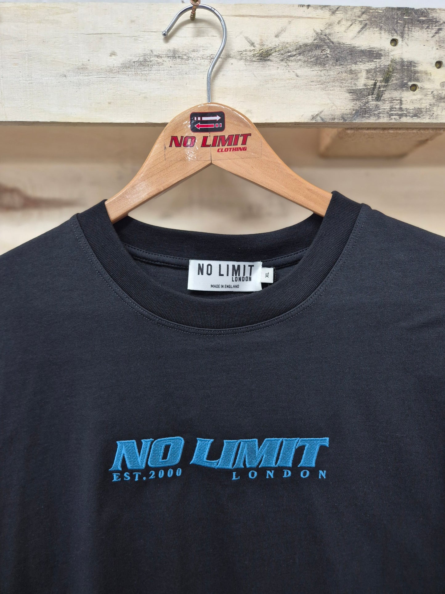 Men's Black Crew Neck T-shirt No Limit Essential Sport Logo tees
