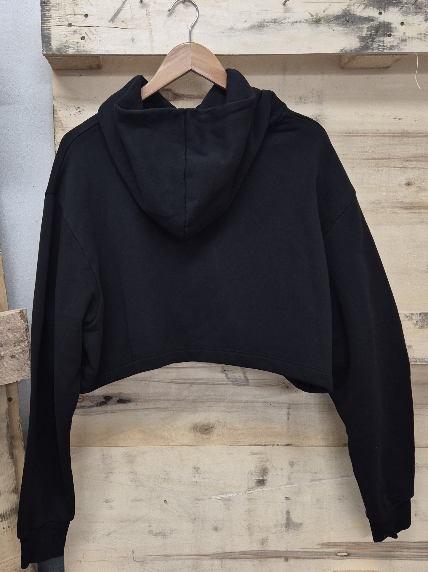 Women' Gym Black Cropped Hoodie Purple Chain Embroidery