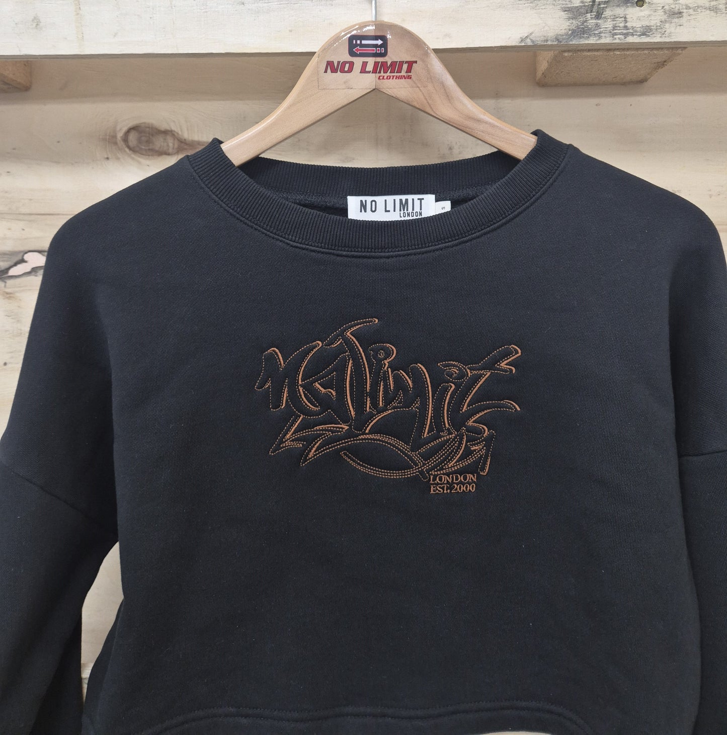 Women' Gym Workout Black Cropped pullover Sweatshirt No Limit
