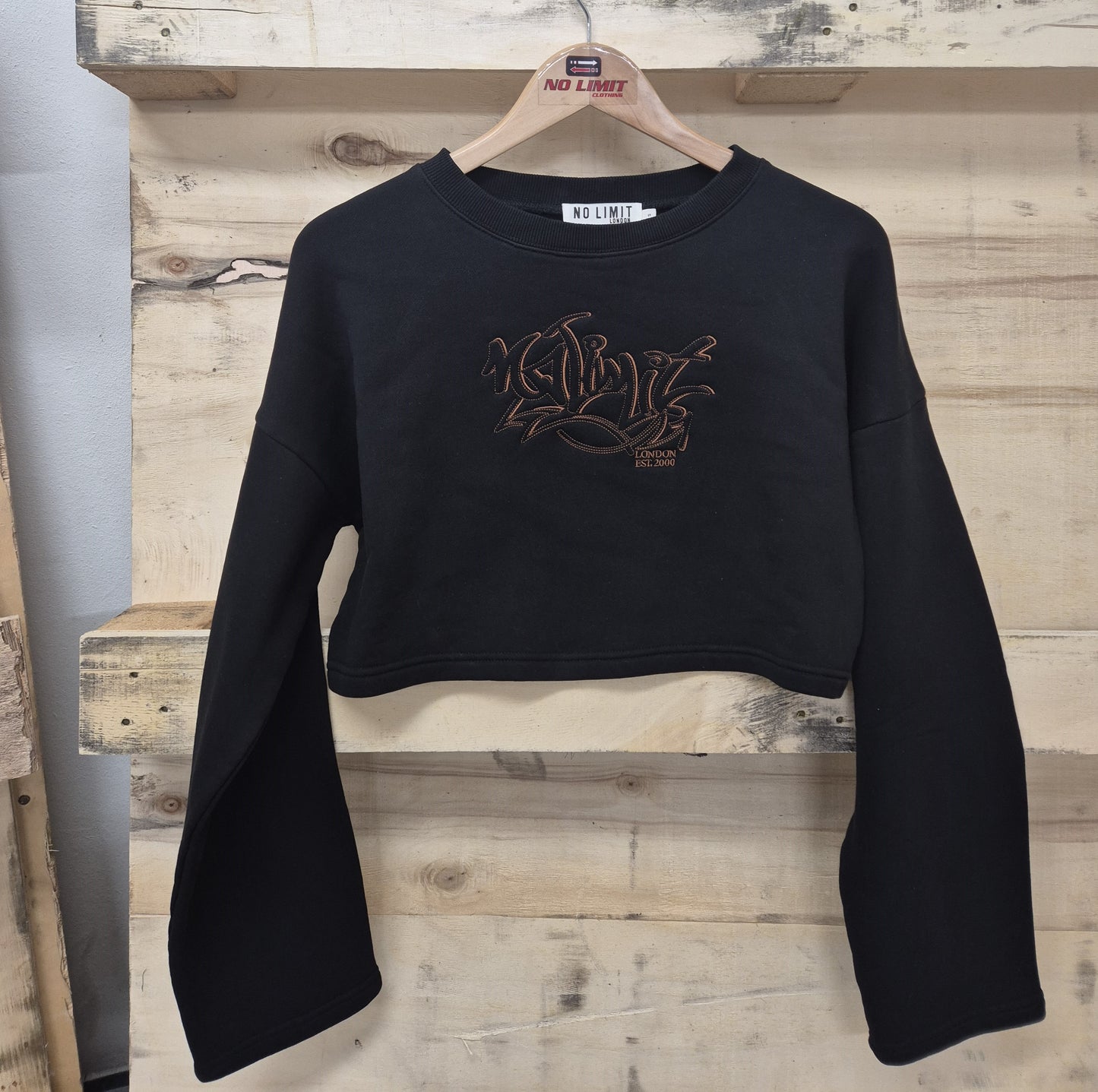 Women' Gym Workout Black Cropped pullover Sweatshirt No Limit